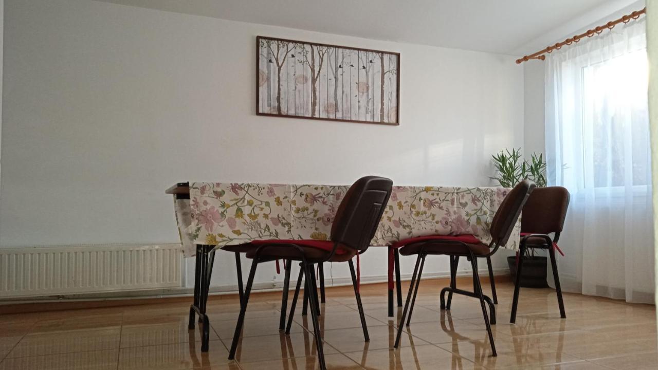 Casa Zura Hotel Busteni Luaran gambar